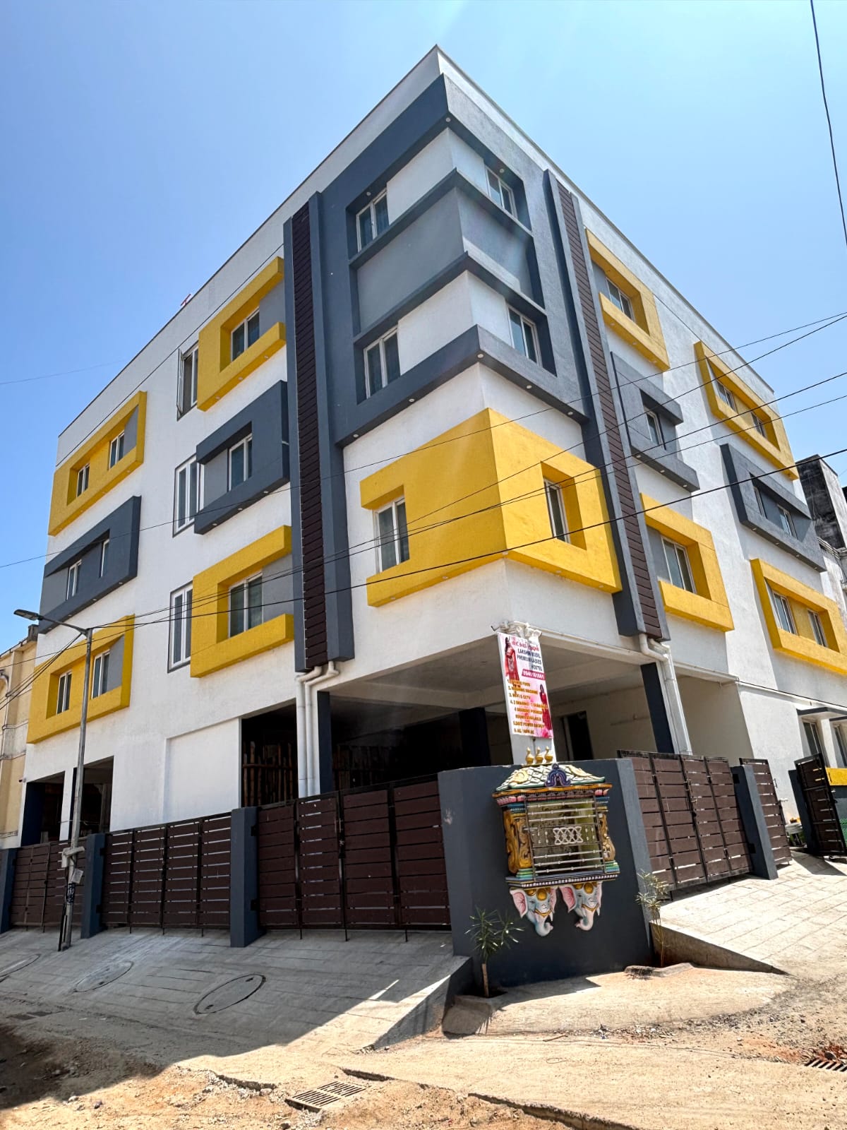 Building Front View Lakshmi Kudil PG